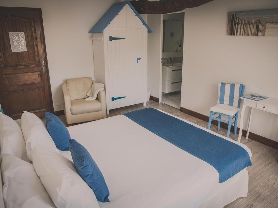 La Maison Periot Trevieres Luaran gambar